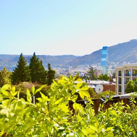 Pigeon Guest House Tbilisi Bagian luar foto