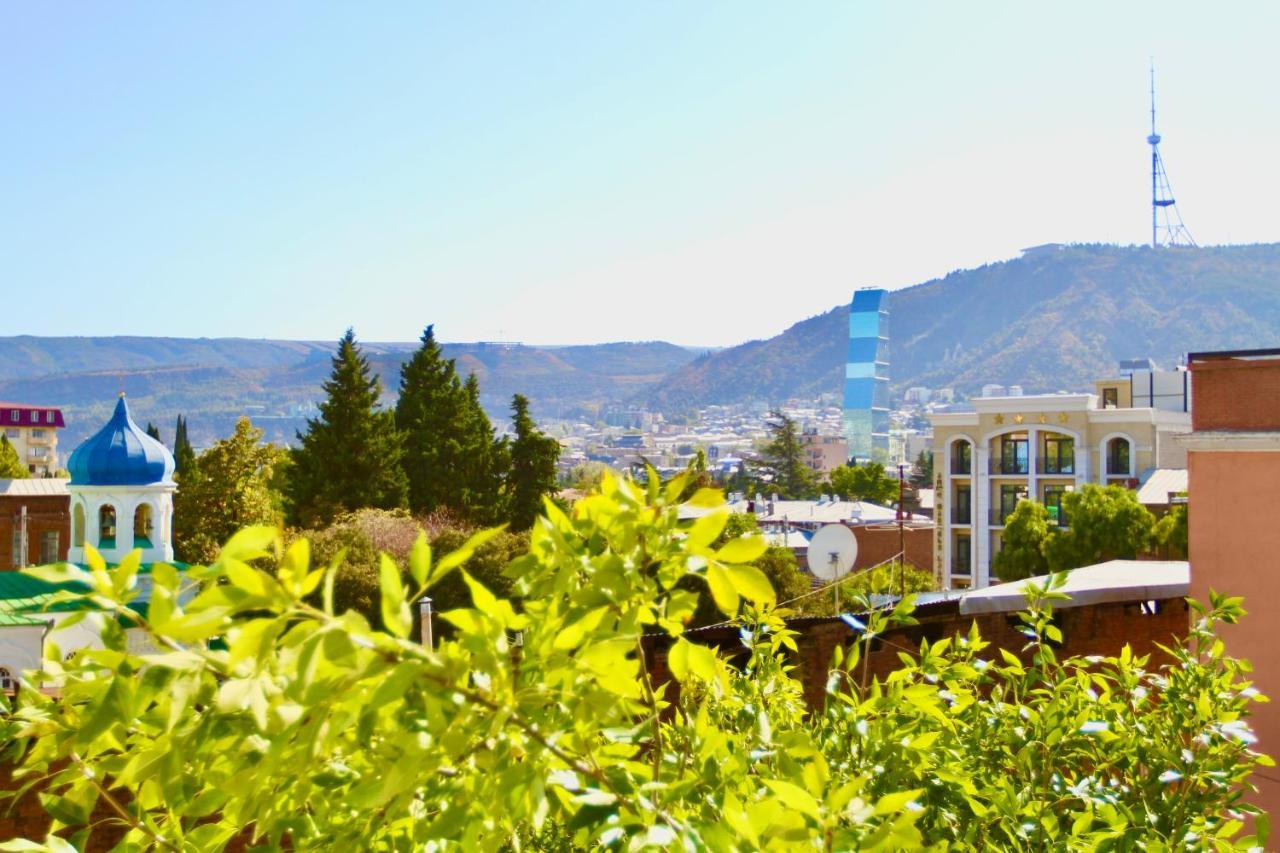 Pigeon Guest House Tbilisi Bagian luar foto