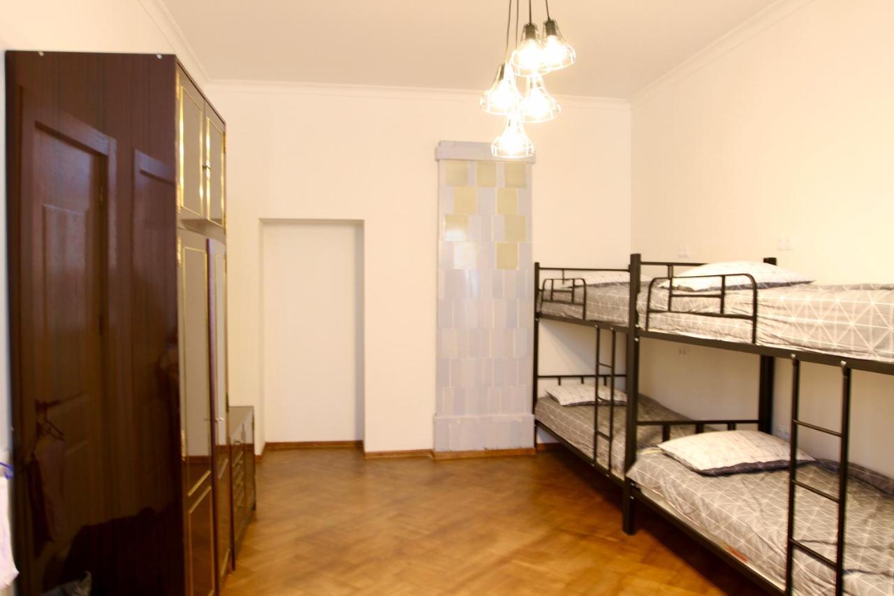 Pigeon Guest House Tbilisi Bagian luar foto