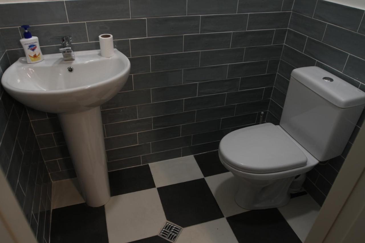 Pigeon Guest House Tbilisi Bagian luar foto