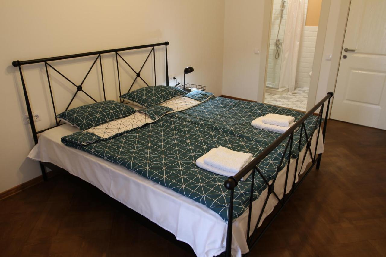 Pigeon Guest House Tbilisi Bagian luar foto